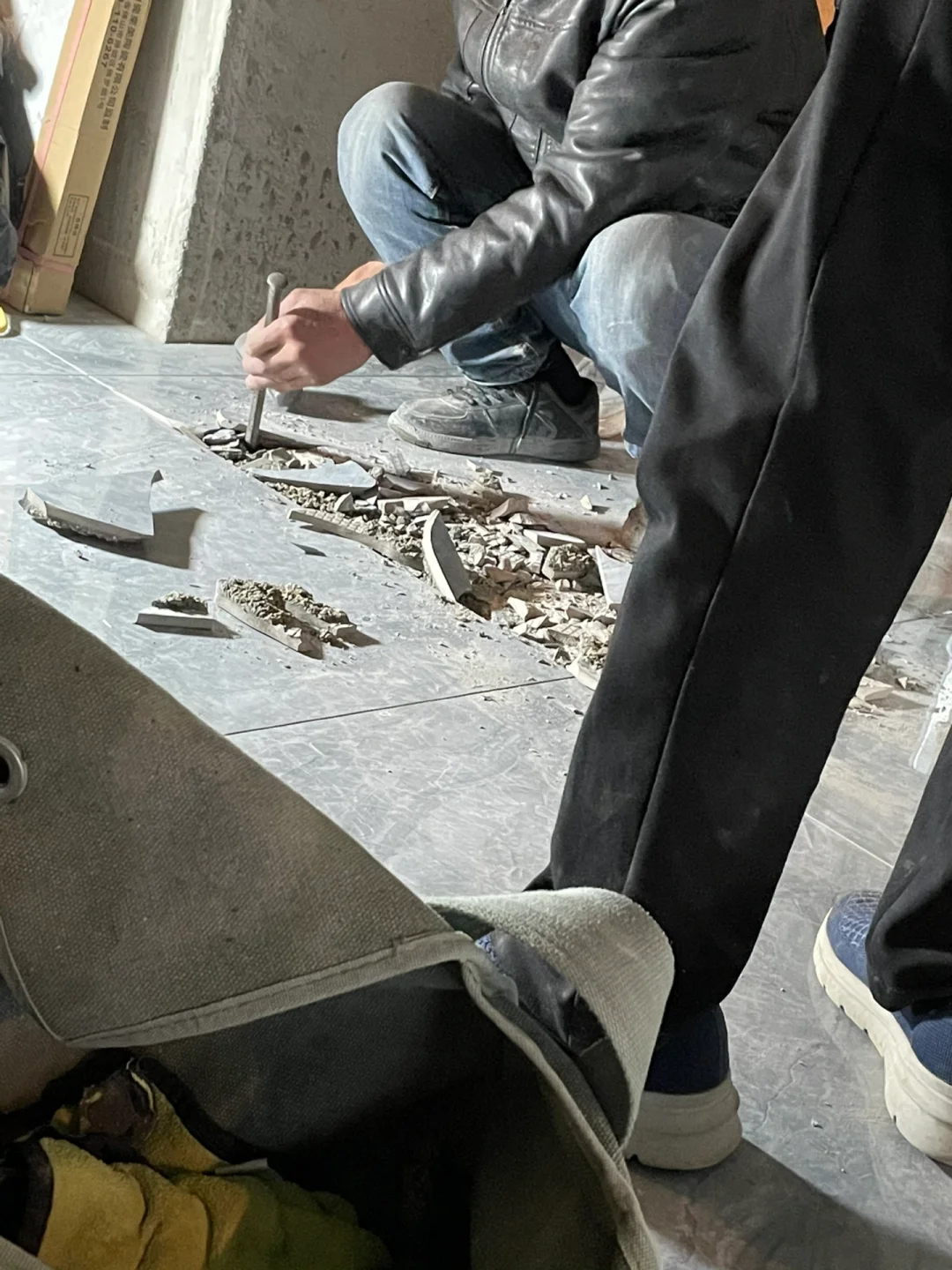 瓷砖烂了一小块怎么处理最好(瓷砖烂了一小块怎么处理最好呢) 瓷砖烂了一小块怎么处理最好(瓷砖烂了一小块怎么处理最好呢)